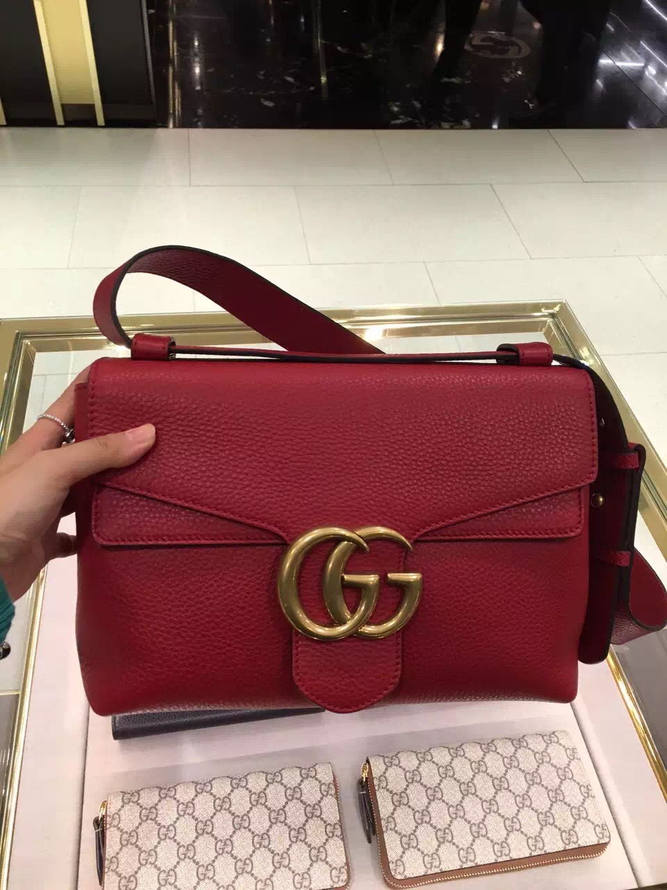 Authentic Gucci GG Marmont Shoulder Bag 401173 Red